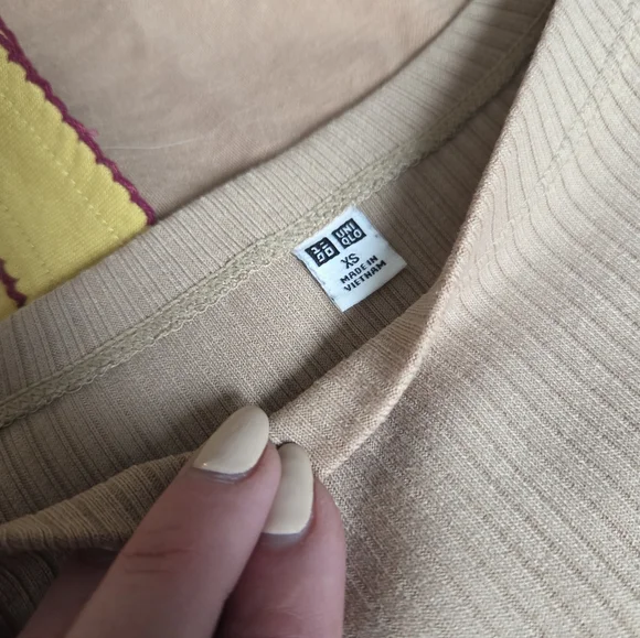 XS/S Mixed Textured Tops - Picture 7 of 12